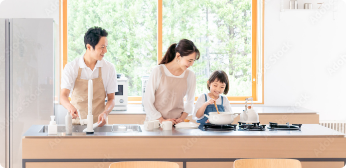 料理が楽しくなる明るいキッチン空間