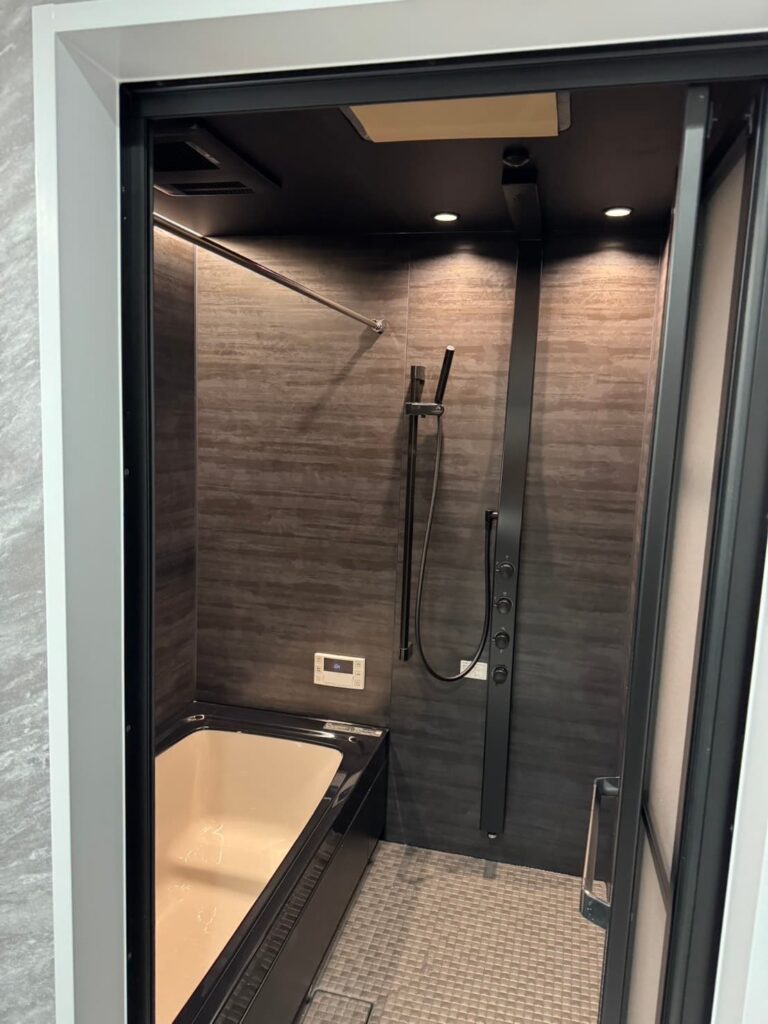 堺市の高級感漂うシックな浴室リフォーム