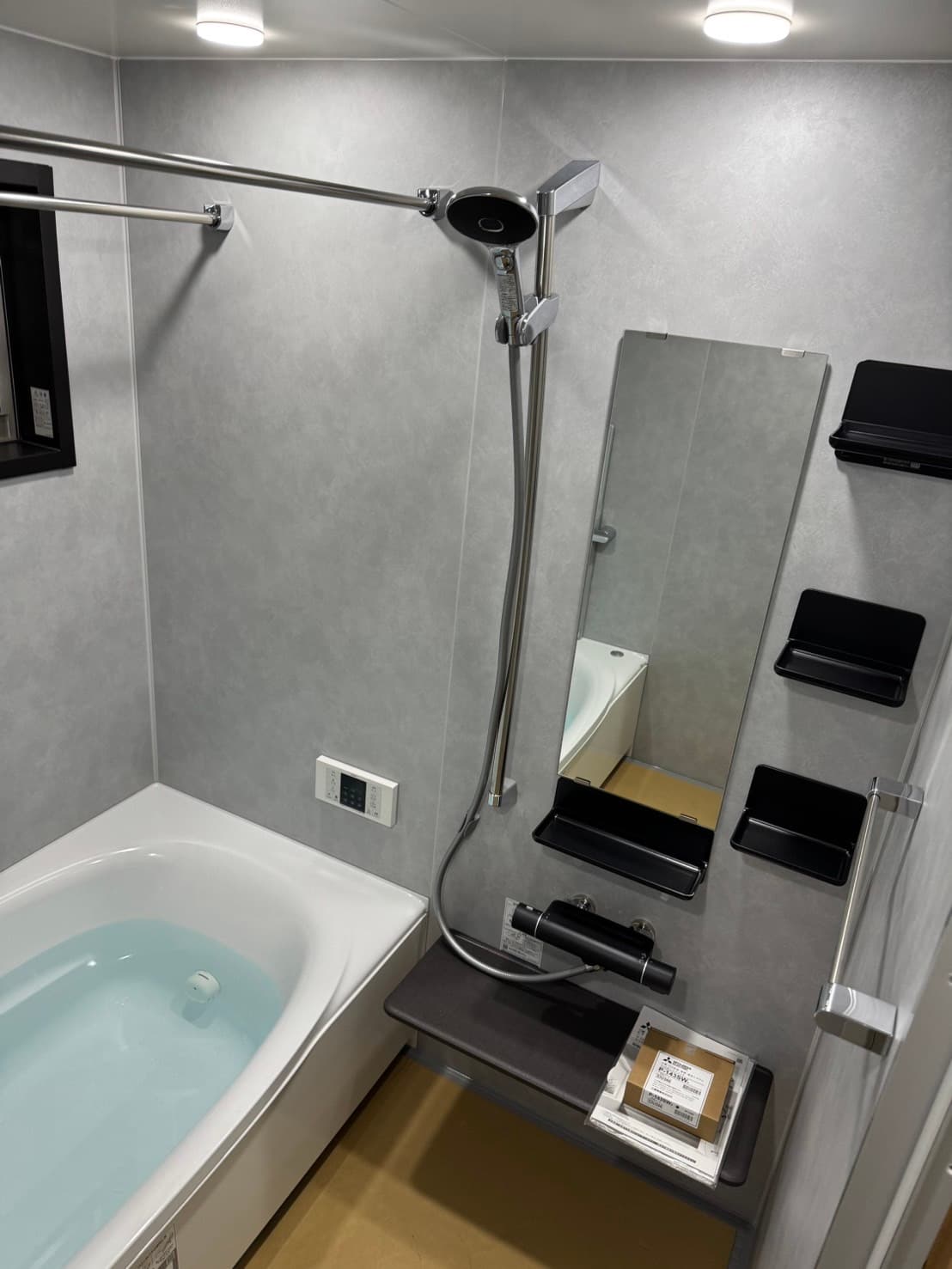 堺市の十分な収納を備えた、コスパの良いお風呂リフォーム