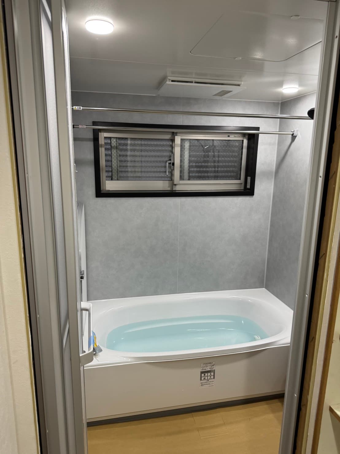 堺市の十分な収納を備えた、コスパの良いお風呂リフォーム