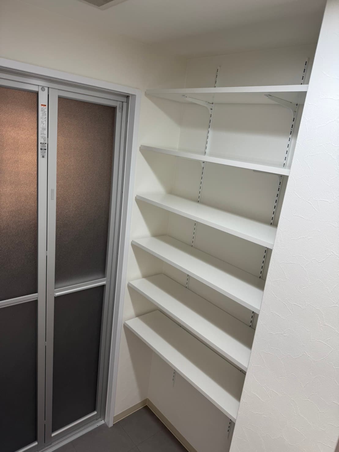 堺市の洗面台交換とそれに伴う洗面台リフォーム